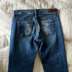 Levi boot cut jeans size 26 - like new